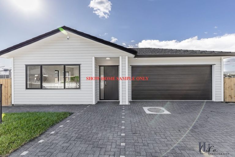 Photo of property in 3 Moemoea Avenue, Kumeu, 0810