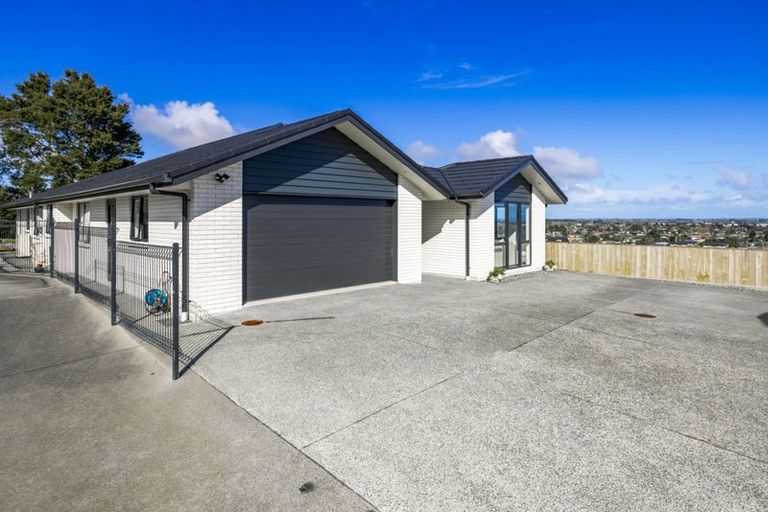 Photo of property in 55a Twin Parks Rise, Papakura, 2110