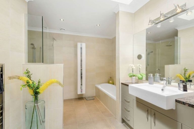 Photo of property in 30c Marine Parade, Mellons Bay, Auckland, 2014