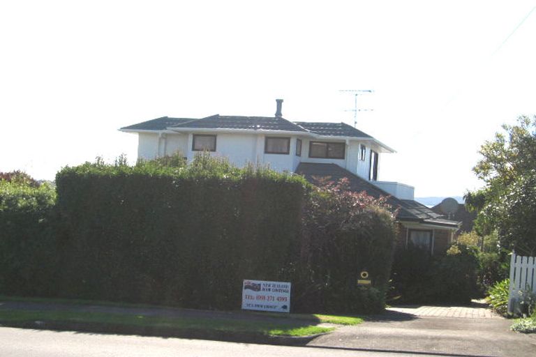 Photo of property in 1/9 Takutai Avenue, Bucklands Beach, Auckland, 2012
