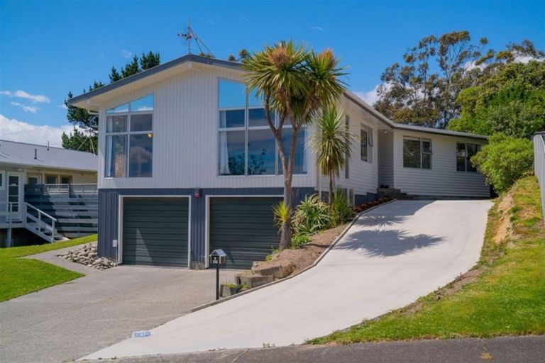 Photo of property in 5 Quinn Grove, Ranui, Porirua, 5024