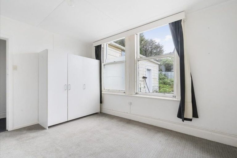 Photo of property in 54 Roxburgh Street, Mount Victoria, Wellington, 6011