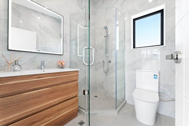 Photo of property in 11c Bowman Road, Forrest Hill, Auckland, 0620