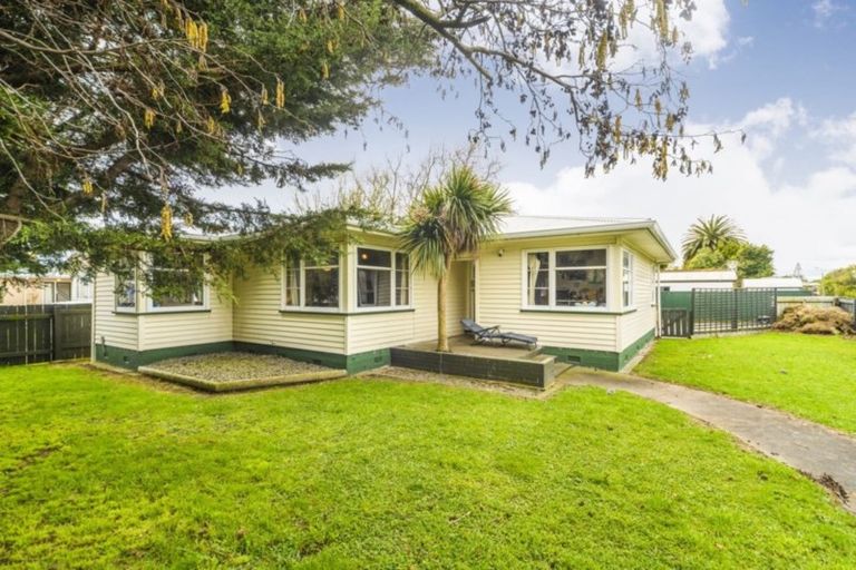 Photo of property in 21 Botanical Road, Takaro, Palmerston North, 4412