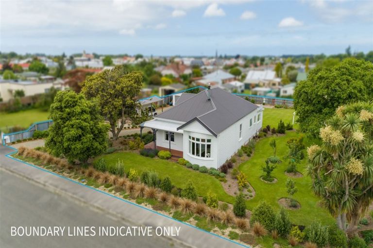 Photo of property in 43 Rhodes Street, Waimate, 7924