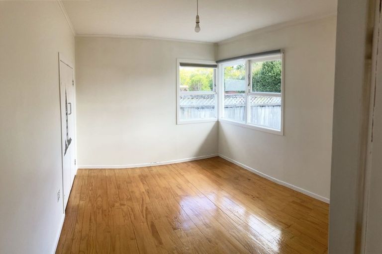 Photo of property in 2/18 Ocean View Road, Northcote, Auckland, 0627