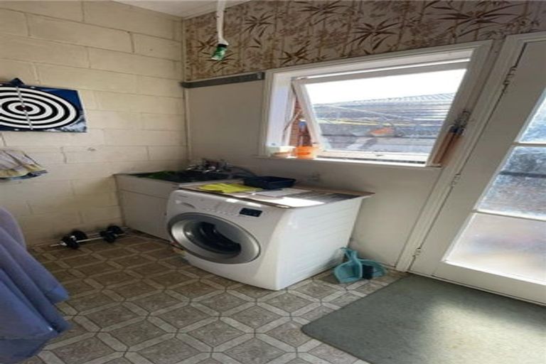 Photo of property in 2/2 Yacht Place, Bucklands Beach, Auckland, 2012