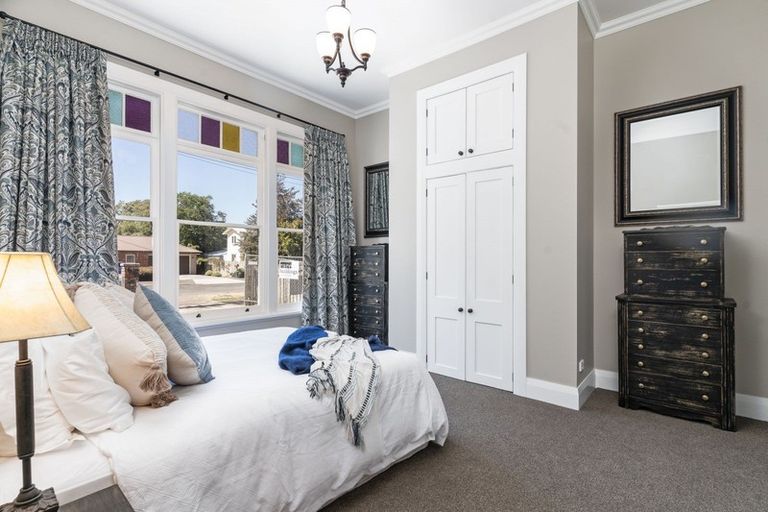 Photo of property in 260-262 High Street North, Carterton, 5713