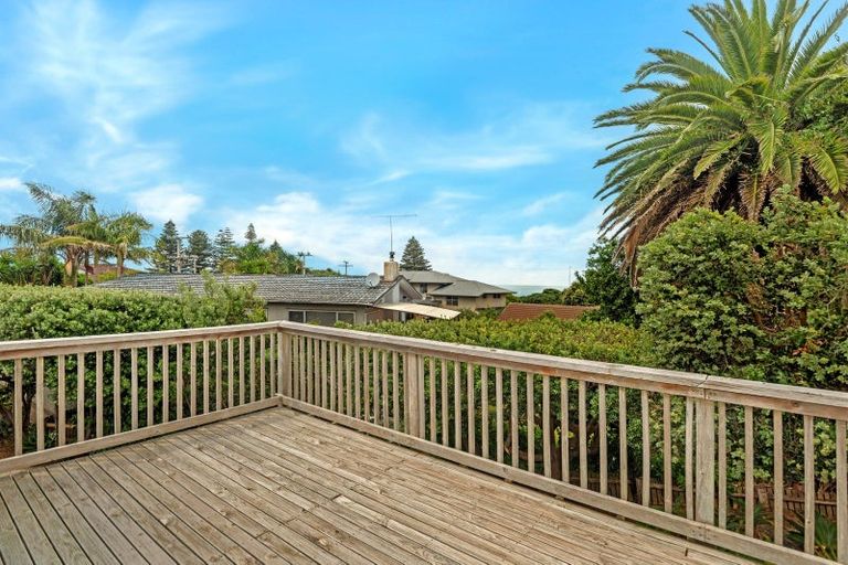 Photo of property in 4 Lysnar Street, Okitu, Gisborne, 4010