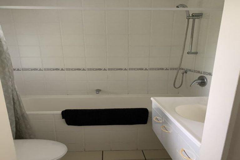 Photo of property in 14 Sackville Street, Fitzroy, New Plymouth, 4312