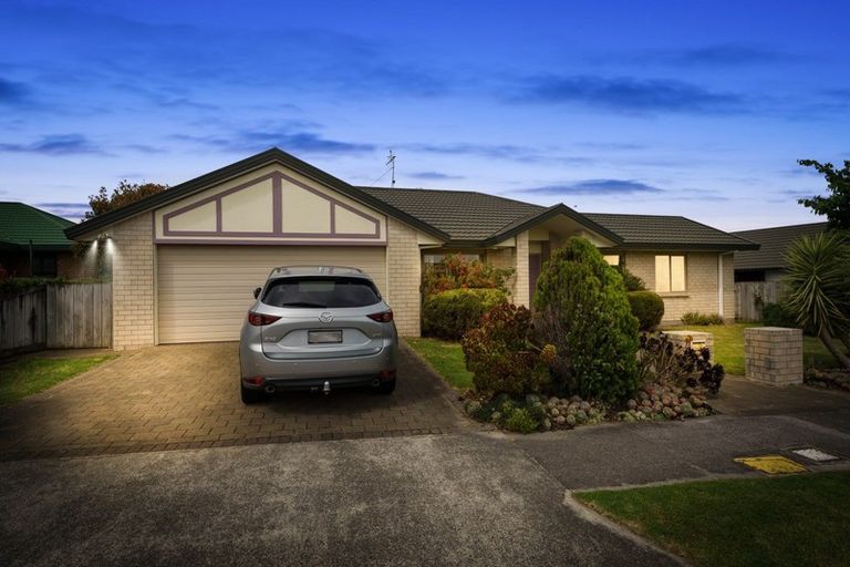 Photo of property in 24 Harry Shaw Way, Raumati South, Paraparaumu, 5032
