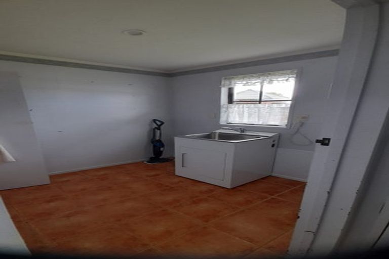 Photo of property in 35 Amberley Avenue, Westbrook, Palmerston North, 4412