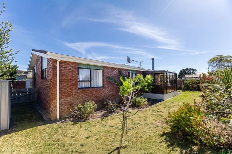 Photo of property in 13a Hadfield Place, Paraparaumu Beach, Paraparaumu, 5032
