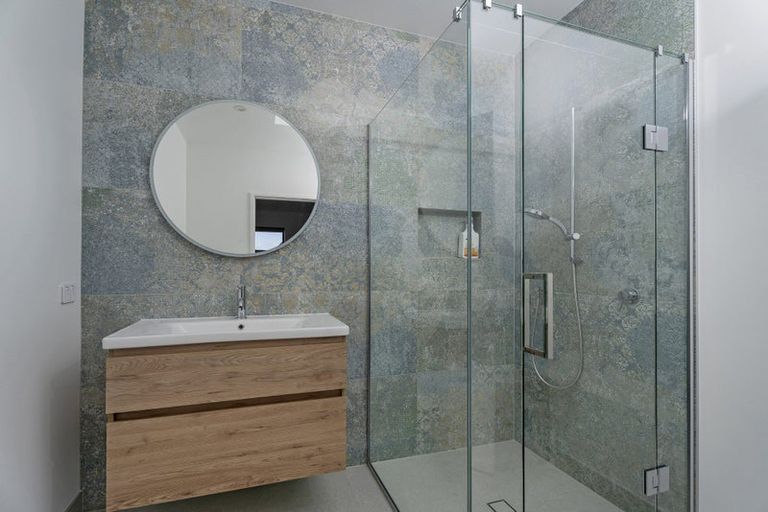 Photo of property in 10 Palm Drive, Whitianga, 3510