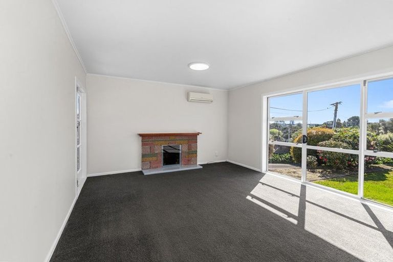 Photo of property in 27 View Road, Henderson, Auckland, 0612