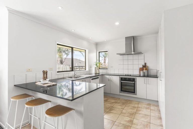 Photo of property in 36 Ranchod Terrace, Pukekohe, 2120