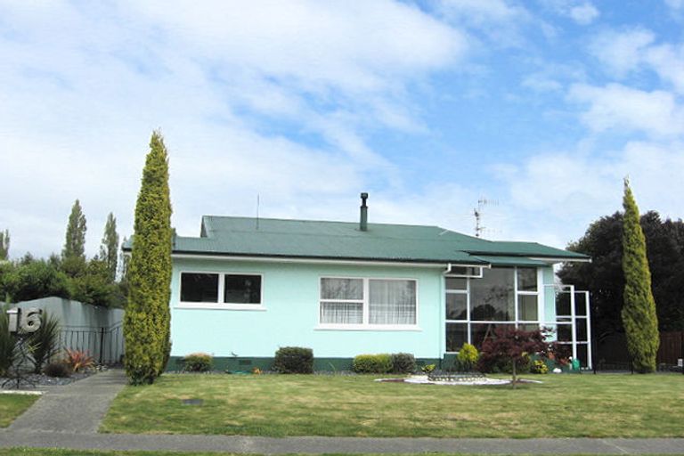 Photo of property in 16 Shelley Crescent, Stoke, Nelson, 7011