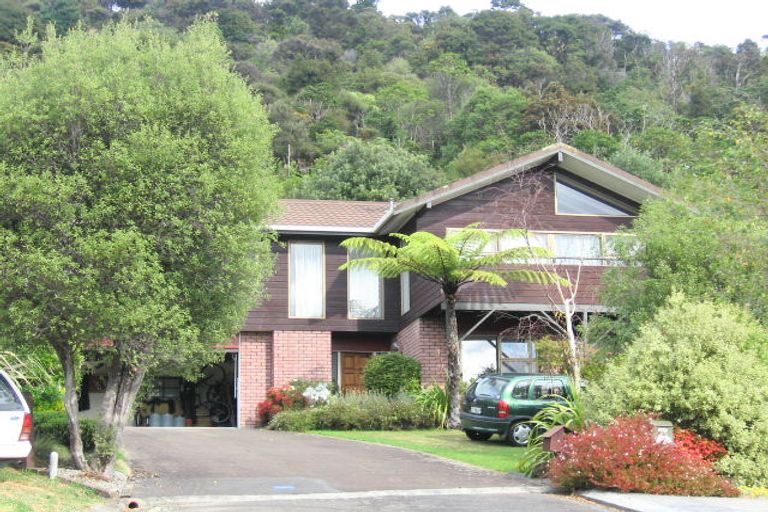 Photo of property in 19 Pioneer Grove, Silverstream, Upper Hutt, 5019