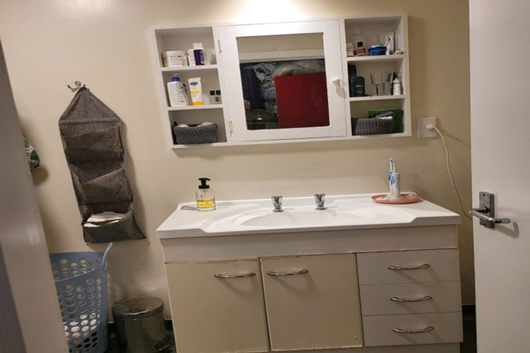 Photo of property in 81 Hill Street, Thorndon, Wellington, 6011