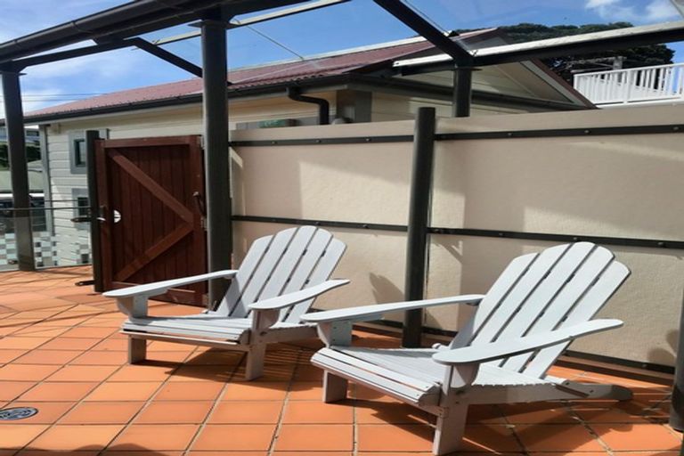 Photo of property in 50b Hawker Street, Mount Victoria, Wellington, 6011