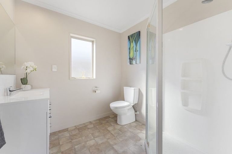 Photo of property in 19 Walnut Grove, Kelvin Grove, Palmerston North, 4414