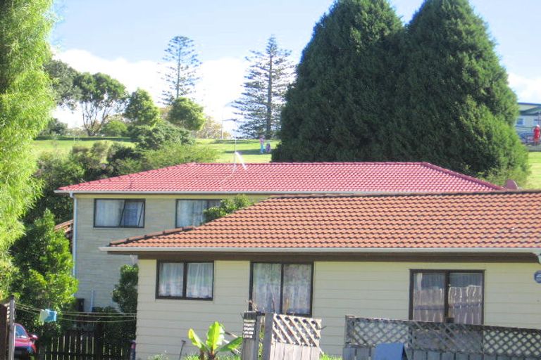 Photo of property in 10 Panzic Place, Glen Eden, Auckland, 0602