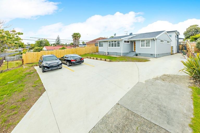 Photo of property in 14 Buller Crescent, Manurewa, Auckland, 2102