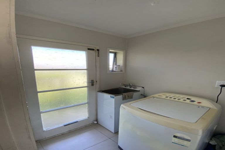 Photo of property in 2/18 Mirrabooka Avenue, Botany Downs, Auckland, 2010