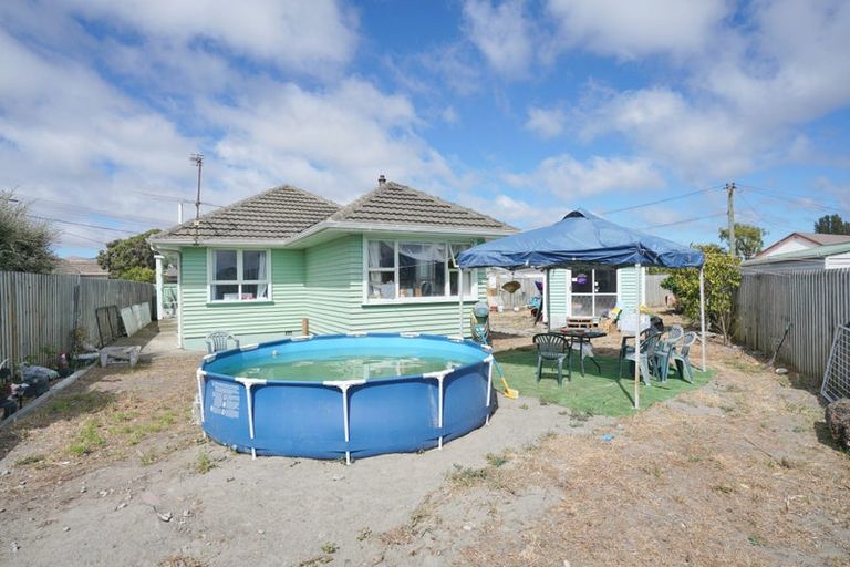 Photo of property in 33 Ontario Place, Wainoni, Christchurch, 8061