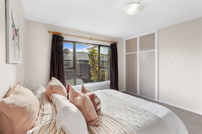 Photo of property in 39 Woodbury Street, Avonhead, Christchurch, 8042