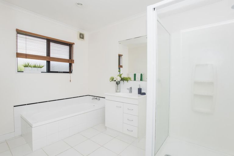 Photo of property in 1 Stanford Crescent, Whataupoko, Gisborne, 4010