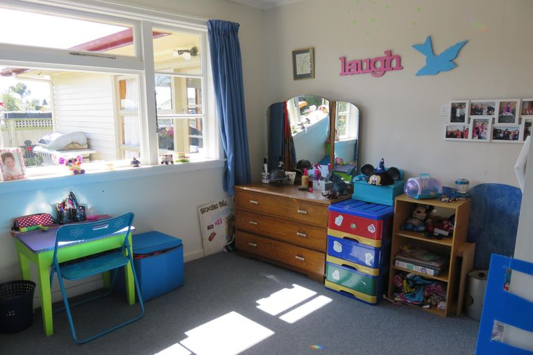 Photo of property in 1 Erskine Street, Winchester, 7985