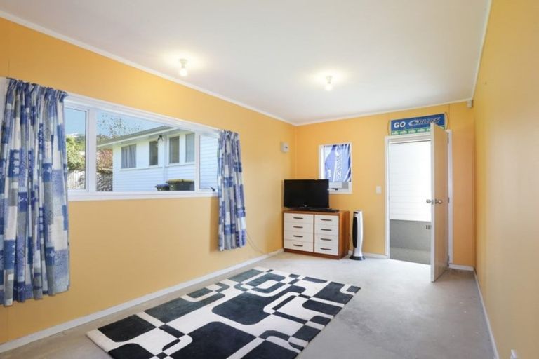 Photo of property in 29 Mahinawa Street, Takapuwahia, Porirua, 5022
