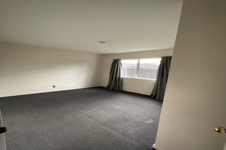 Photo of property in 6 Blue Gum Place, New Brighton, Christchurch, 8083