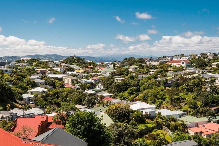 Photo of property in 35 Reuben Avenue, Brooklyn, Wellington, 6021