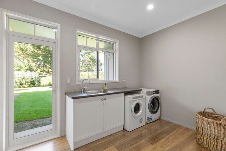 Photo of property in 6 Millbrook Drive, Waiuku, 2683