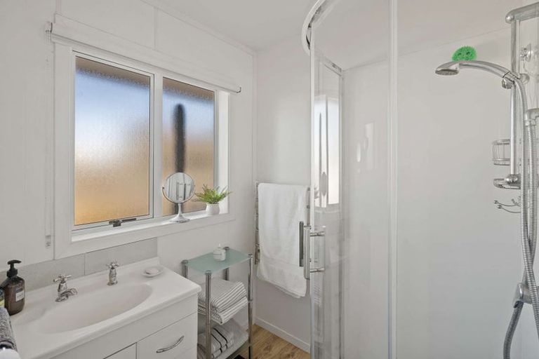 Photo of property in 305 Lake Terrace Road, Shirley, Christchurch, 8061