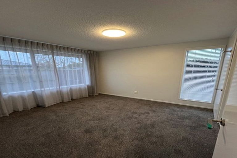 Photo of property in 107 Denise Crescent, Hornby, Christchurch, 8042