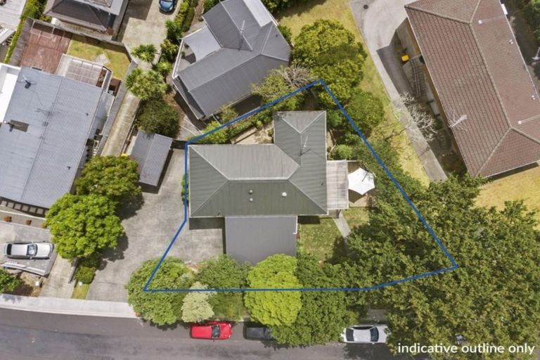 Photo of property in 8 Shanaway Rise, Hillcrest, Auckland, 0627
