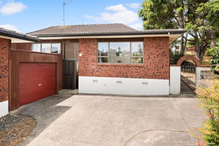 Photo of property in 2/723 Beach Road, Browns Bay, Auckland, 0630