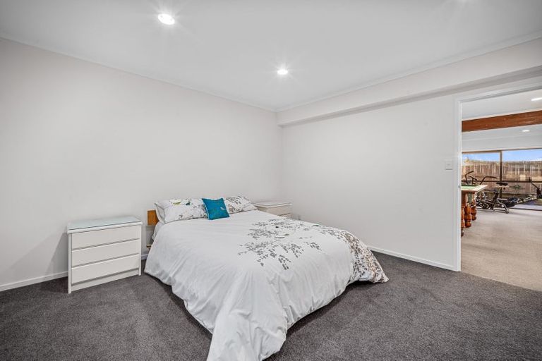 Photo of property in 21 St Annes Crescent, Wattle Downs, Auckland, 2103