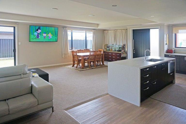 Photo of property in 98 Hoffman Court, Waikiwi, Invercargill, 9810