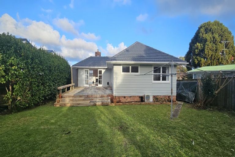 Photo of property in 17 Ellen Avenue, Hillcrest, Auckland, 0627