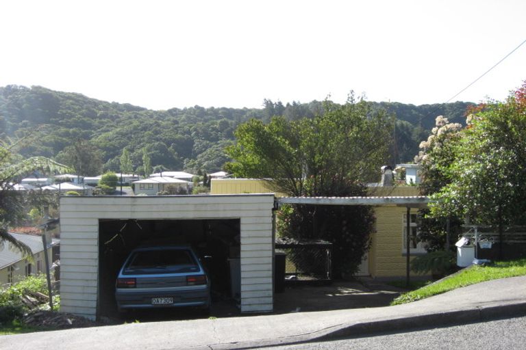 Photo of property in 54 Milton Terrace, Picton, 7220