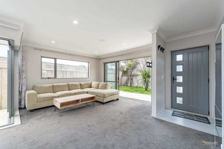 Photo of property in 2 Mandel Mews, Waiwhetu, Lower Hutt, 5010