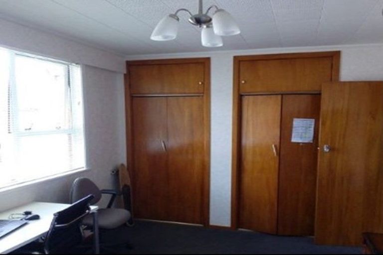 Photo of property in 1/378 Devon Street East, Strandon, New Plymouth, 4312