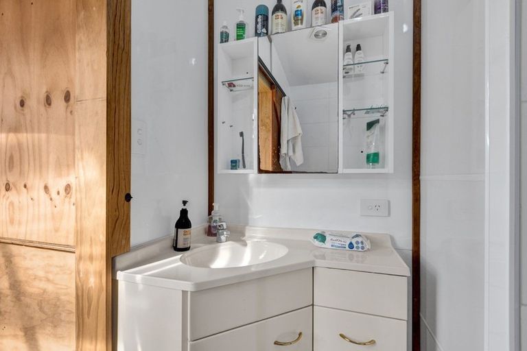 Photo of property in 42 Whakapaki Street, Urenui, 4375