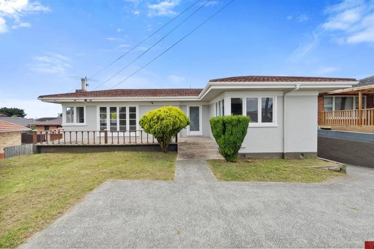 Photo of property in 68 Clevedon Road, Papakura, 2110