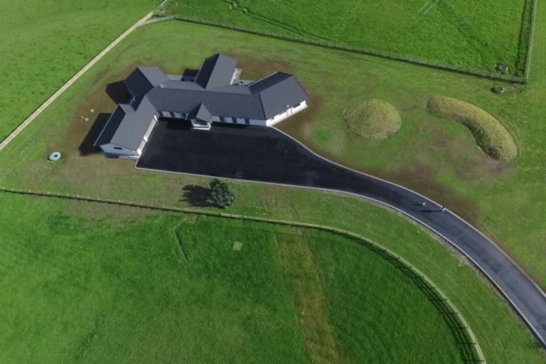 Photo of property in 80 Ewen Place, Karaka, Papakura, 2580