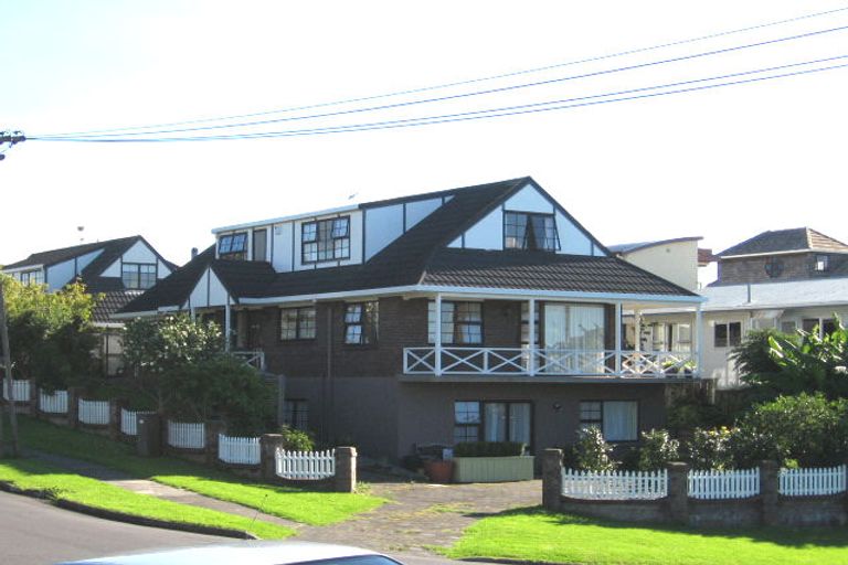 Photo of property in 1/11 Takutai Avenue, Bucklands Beach, Auckland, 2012